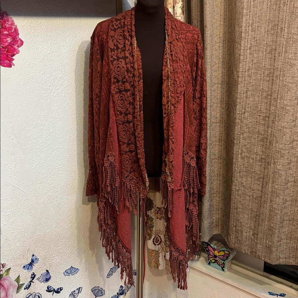 Pretty Angel bohemian brick red floral lace long sleeve open cardigan. Size L/XL